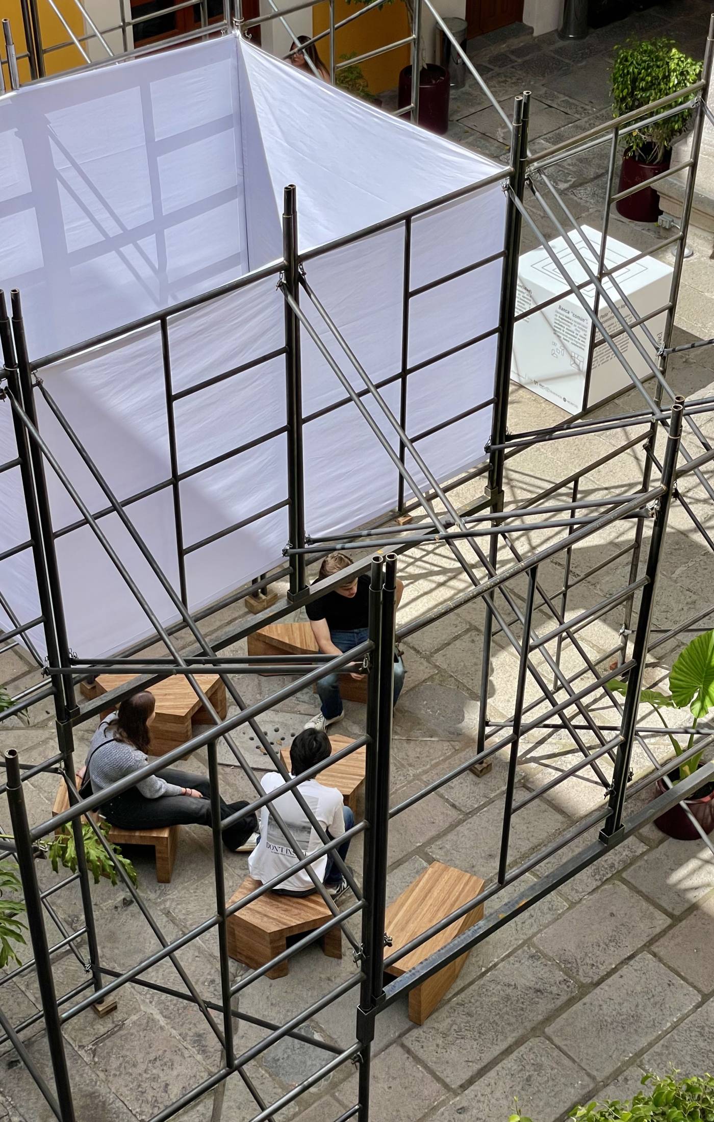 Lugar de encuentro Patio Efimero